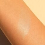 Glo Skin Beauty Glow Up Highlighter skaidrų švytėjimą suteikiantis pieštukas
